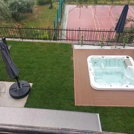 Apartament With Sea View And Jacuzzi *