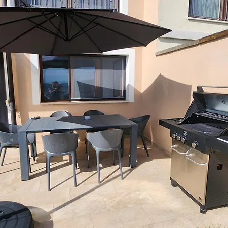 Apartament With Sea View And Jacuzzi Koper