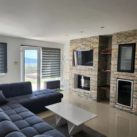 Apartament With Sea View And Jacuzzi *