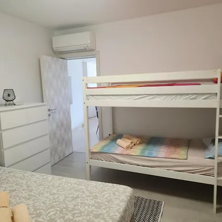 Apartament With Sea View And Jacuzzi *