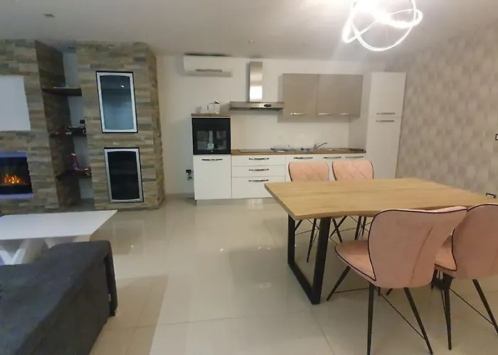 With Sea View And Jacuzzi